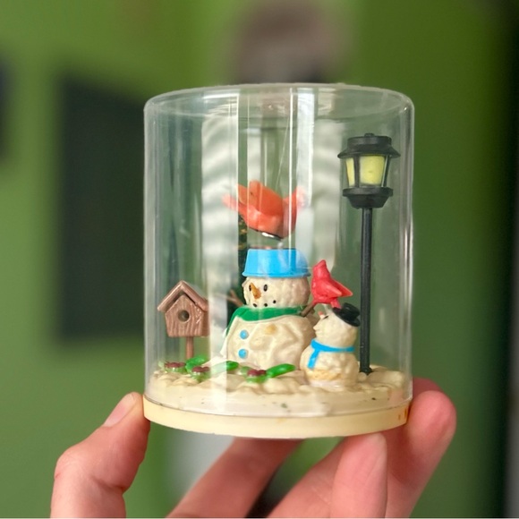 Vintage Encased Winter Snowman With Bird & Lamp Post Festive Decorative Art 3D - Picture 3 of 10